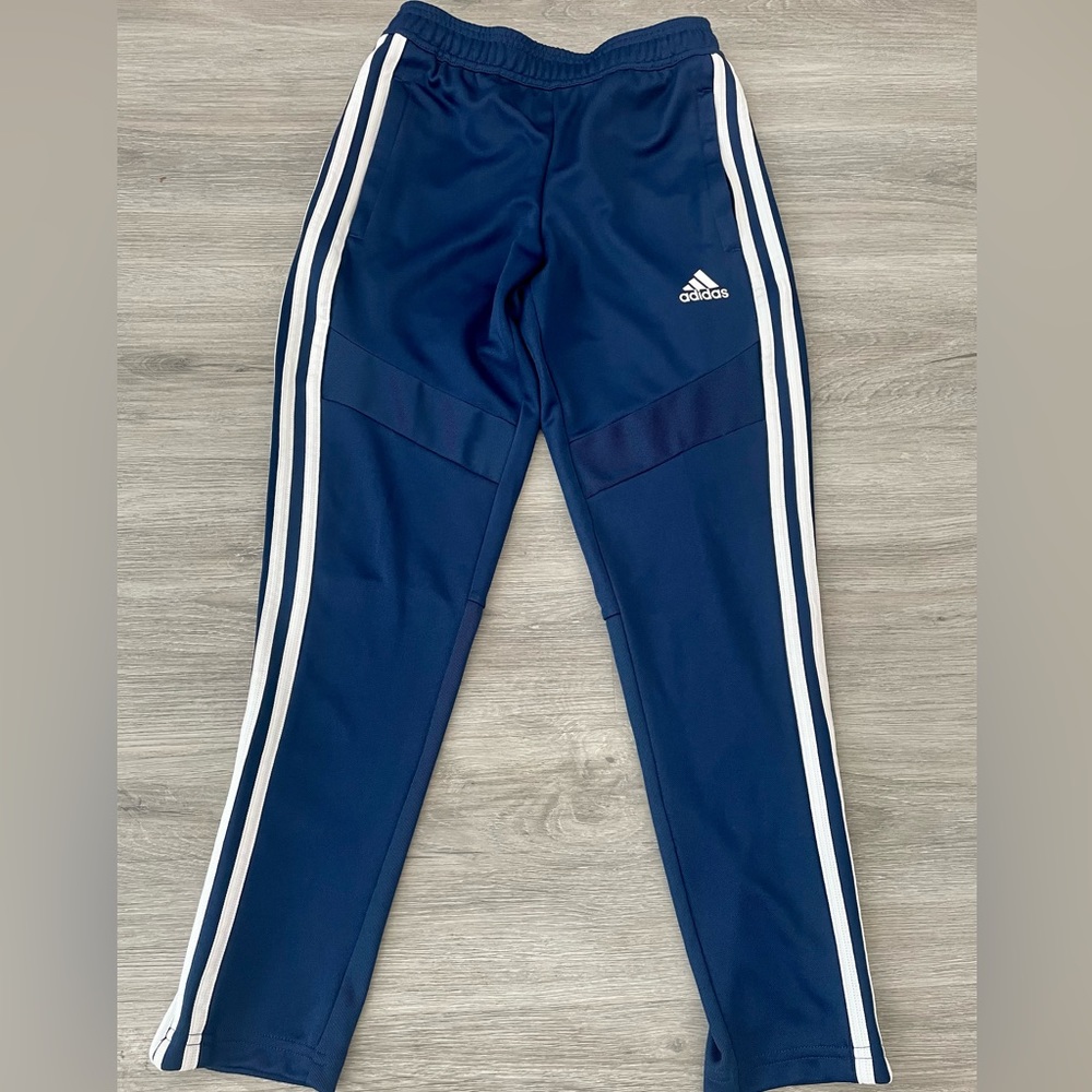 Adidas climacool jogging pants kids. Navy blue in color